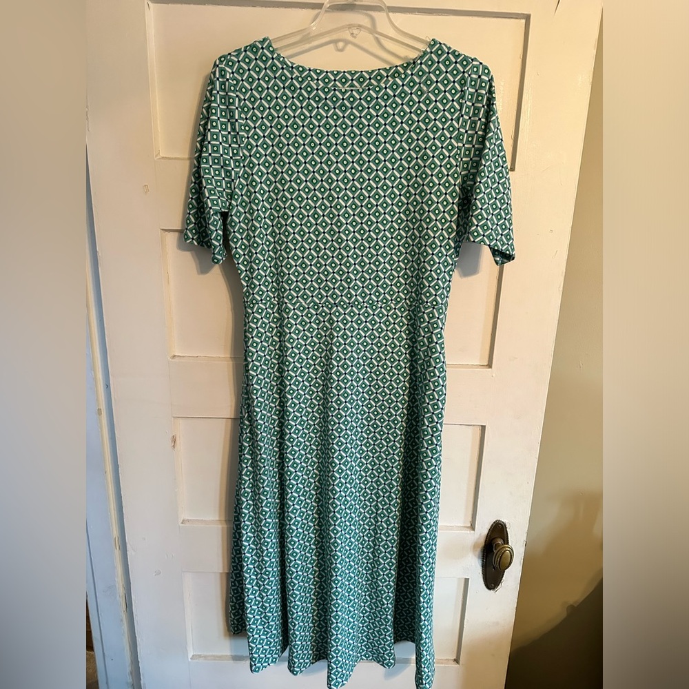 Croft & Barrow Chic Green Patterned Dress